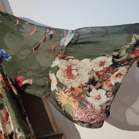 Bella Bra Floral Green Women's Top - Picture 3 of 4